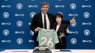 比亚迪和曼城牵手，绿色出行赋能绿茵赛场